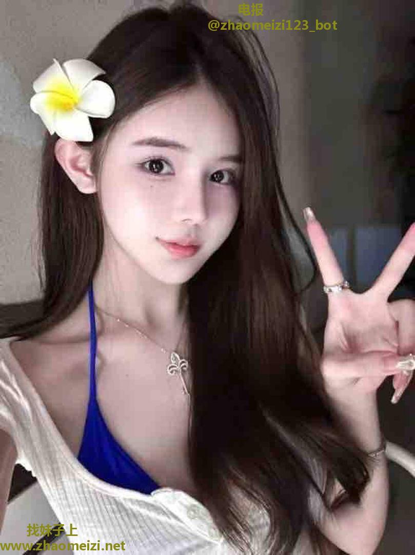 江岸清纯反差性感模特