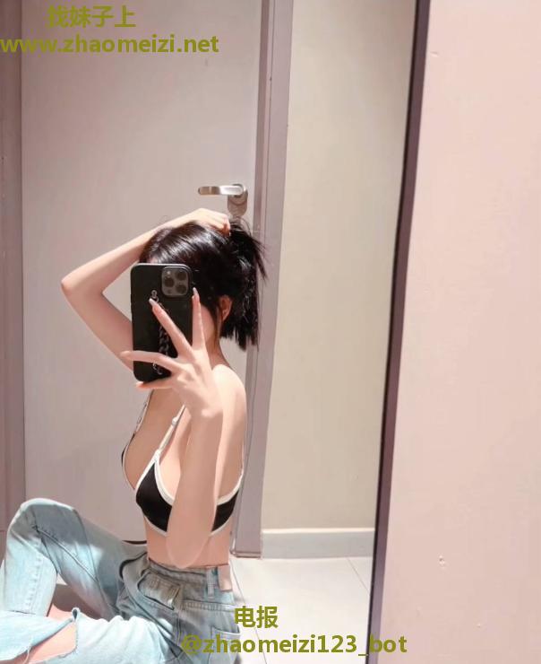性感大胸身材好妹子