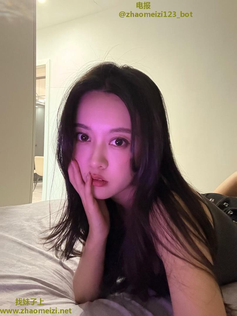 妖娆大奶学姐下海