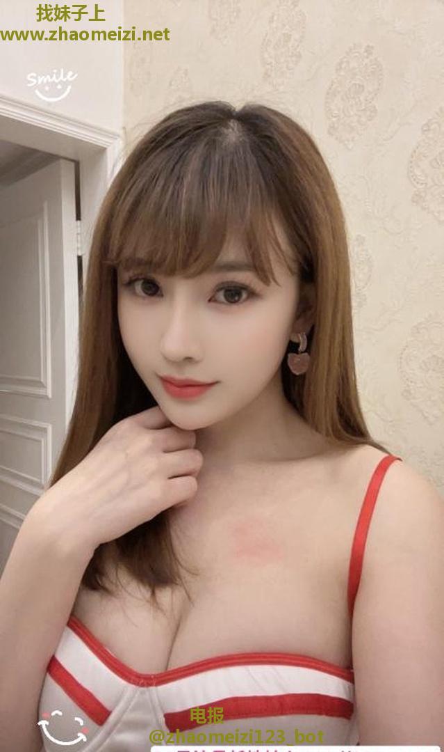 肤白颜值诗诗老师