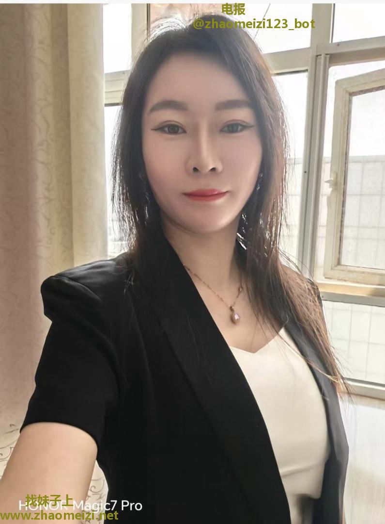三张后人美少妇