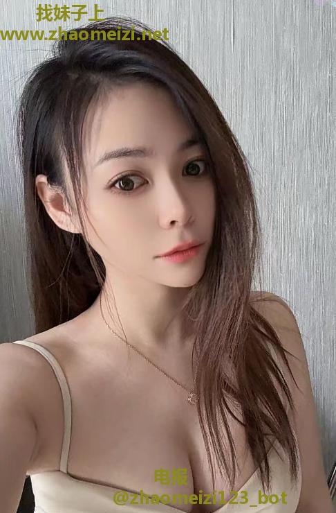 花都美胸女友Ava