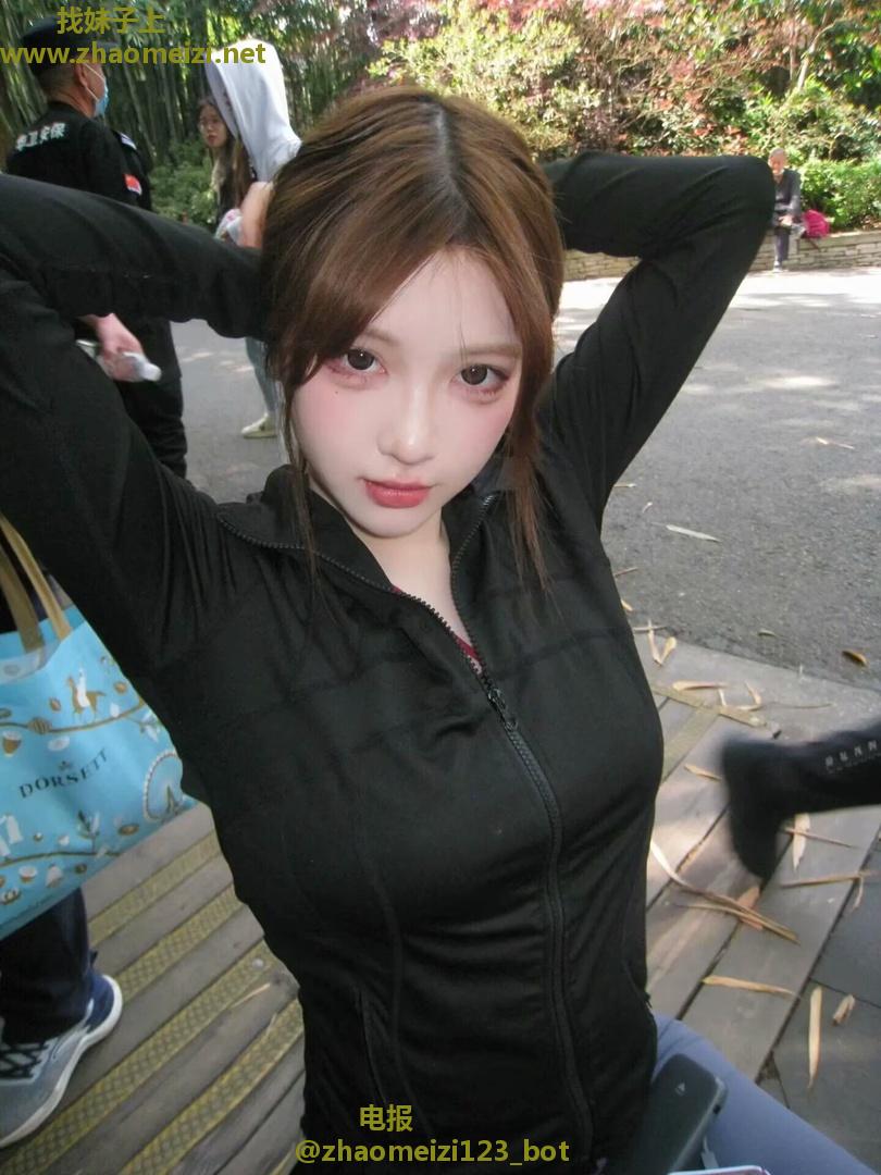 性感纯欲诱人制服学姐