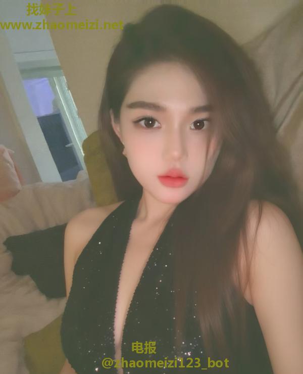 大胸颜值女友