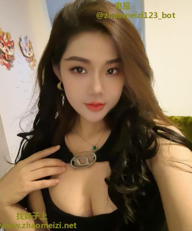 大胸颜值女友