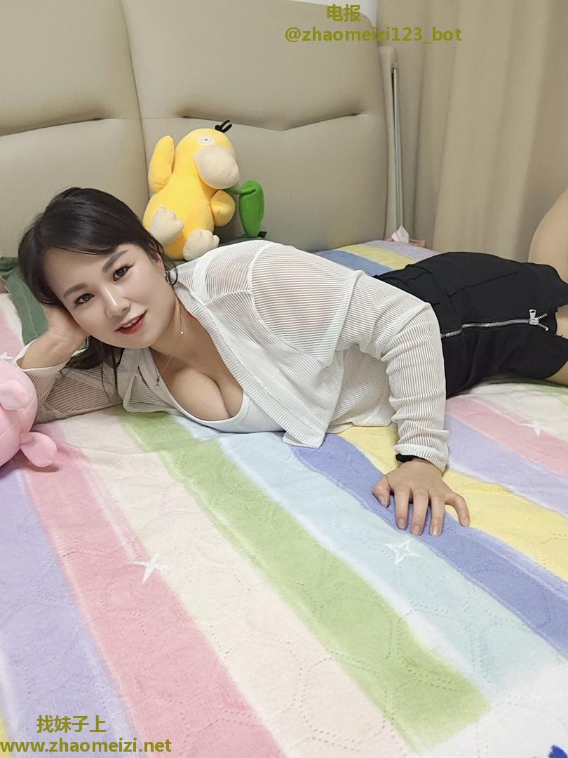 浦东巨乳风骚水鱼儿