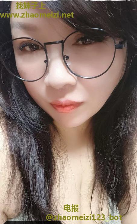 可角色扮演的便宜少妇