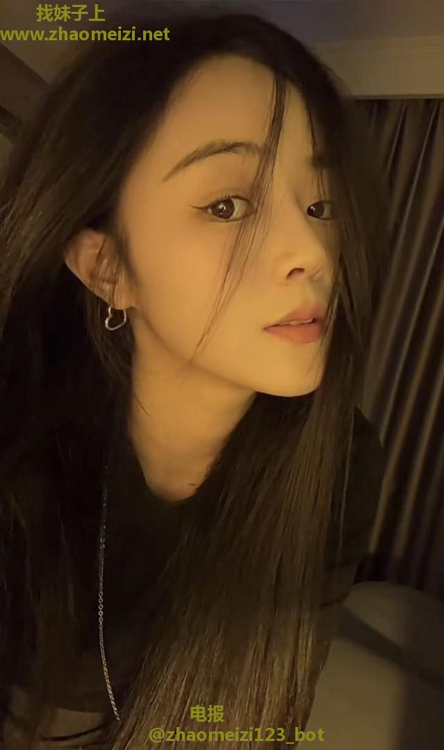 杭州汽车站高颜值小妹