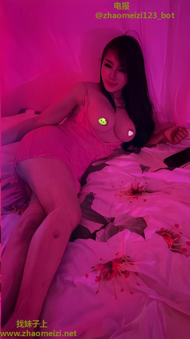 迎泽区黑丝腿精丫丫