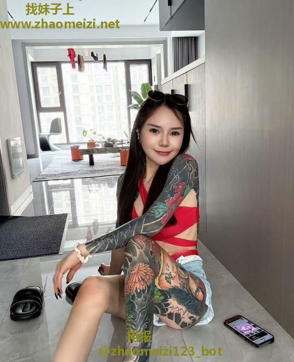 纹身小猫猫