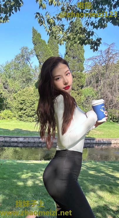 大胸柠檬女孩