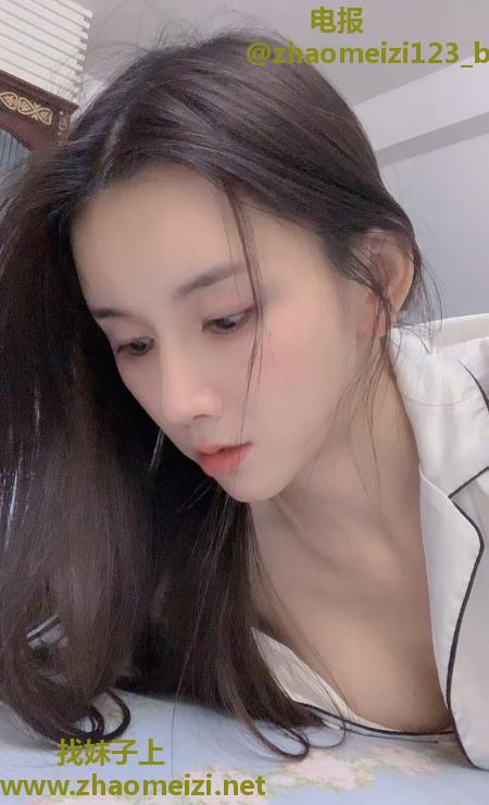 丰满翘臀薇薇
