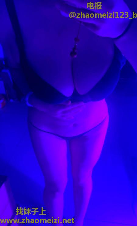 天河巨乳小雪