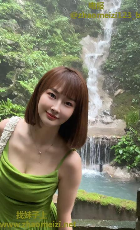 兼职美女小妮