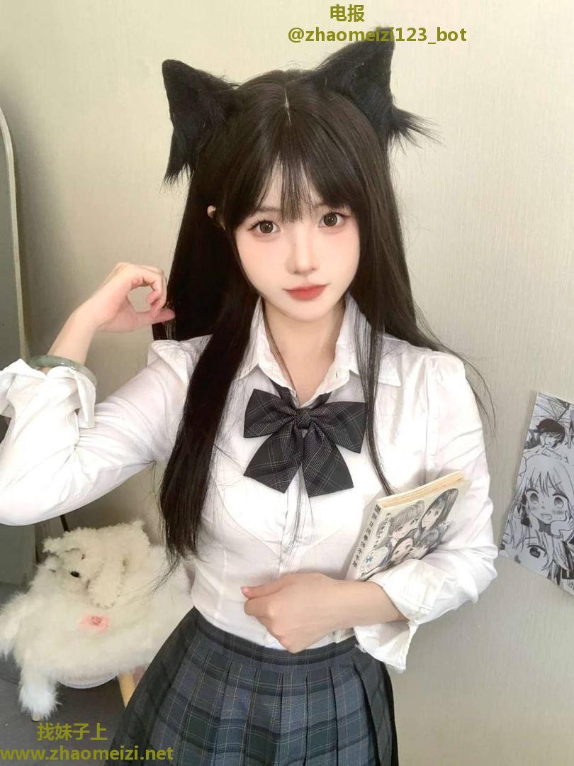 清纯反差白虎学生妹兼职