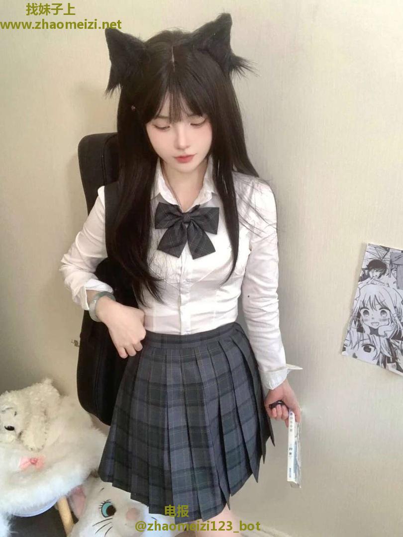 清纯反差白虎学生妹兼职
