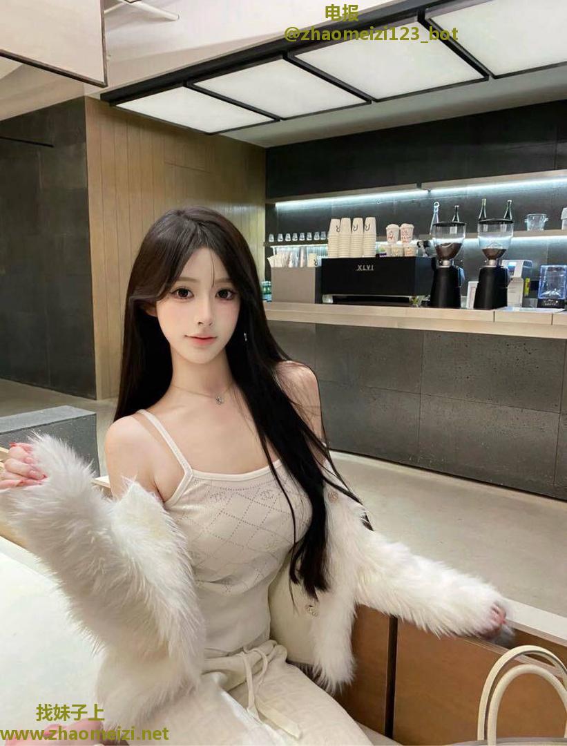 36D白嫩巨乳美穴嫩妹