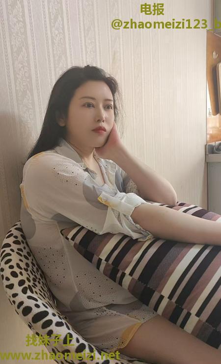 开福大奶少妇
