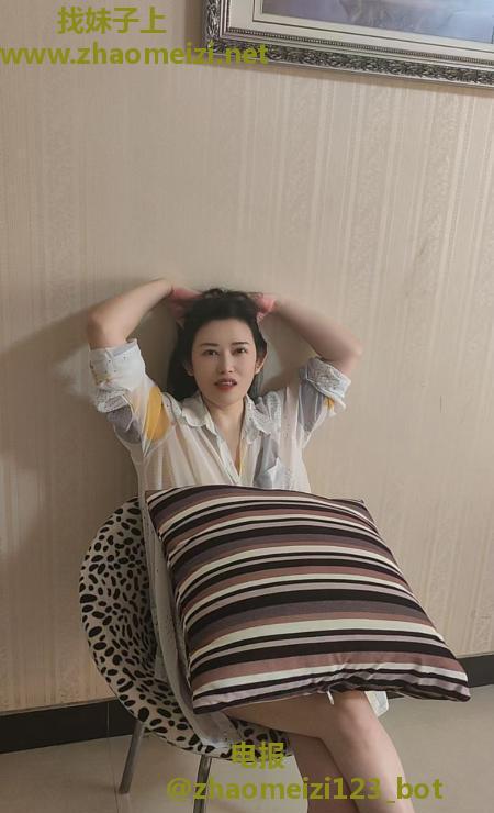 开福大奶少妇