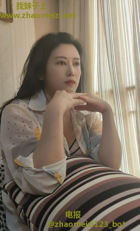 开福大奶少妇