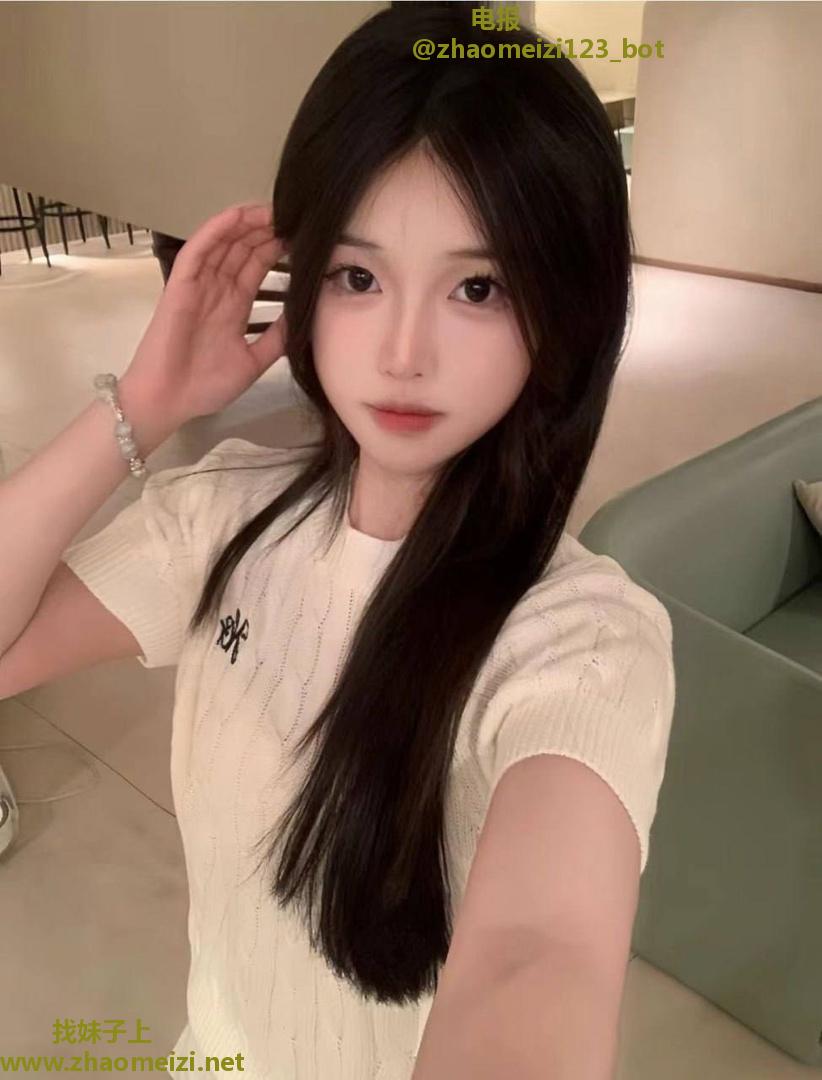 刚毕业纯情女高兼职