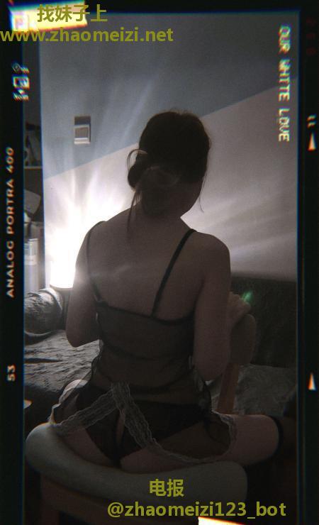 庐阳翘臀小嫩妹