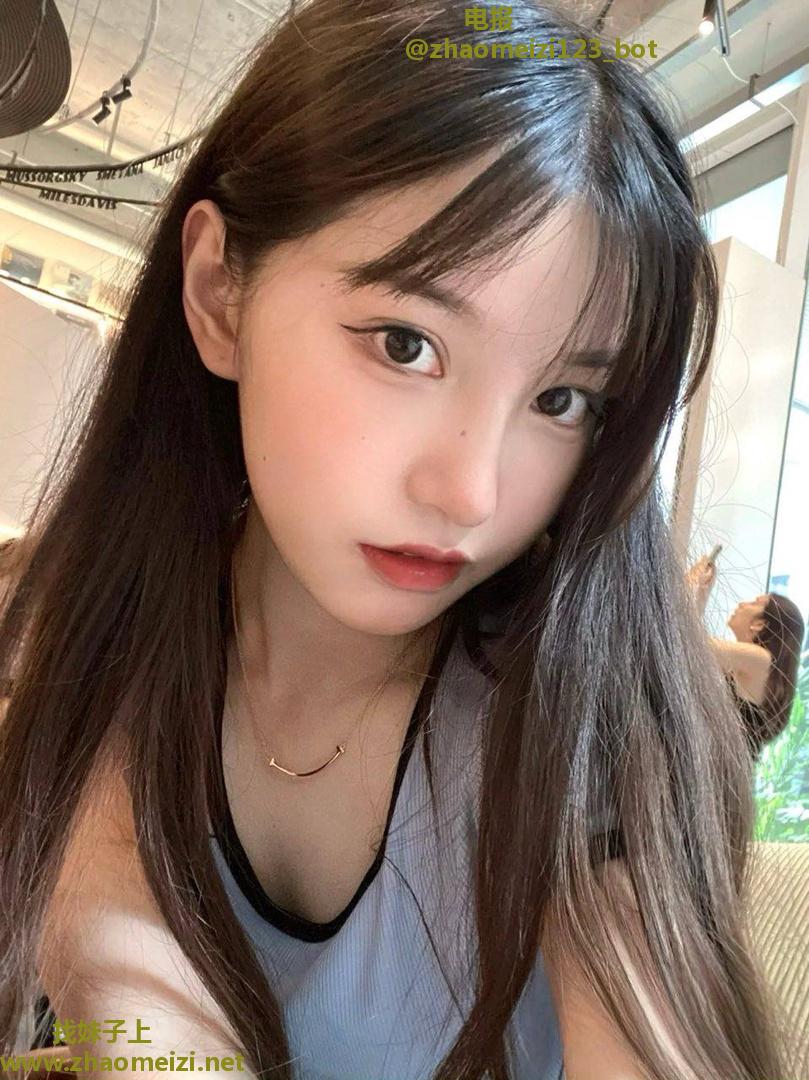 兼职小妹漂亮，性格活泼。