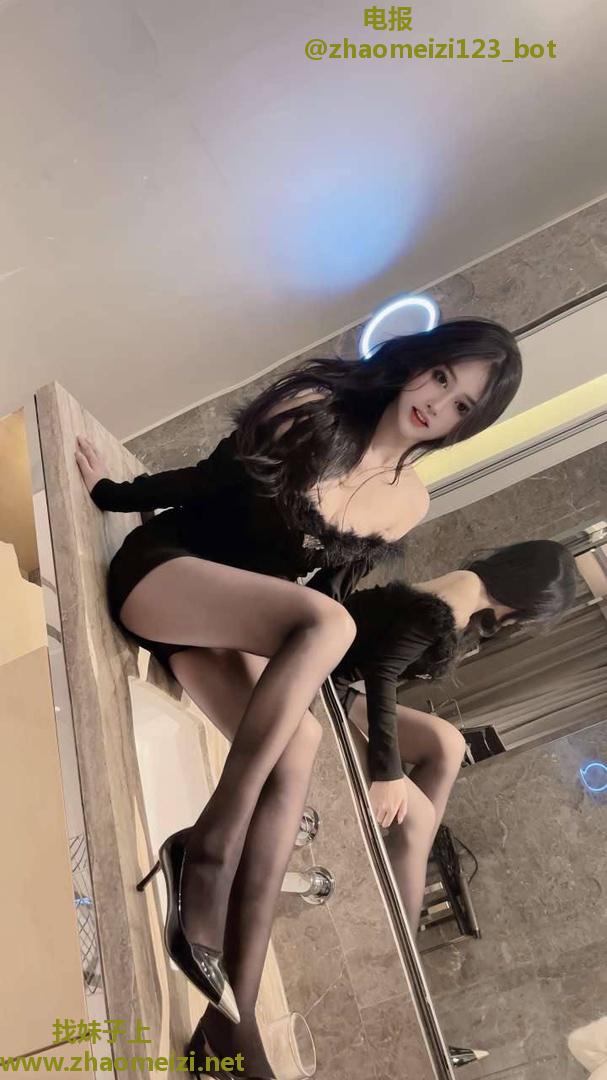 性感妹妹兼职外出