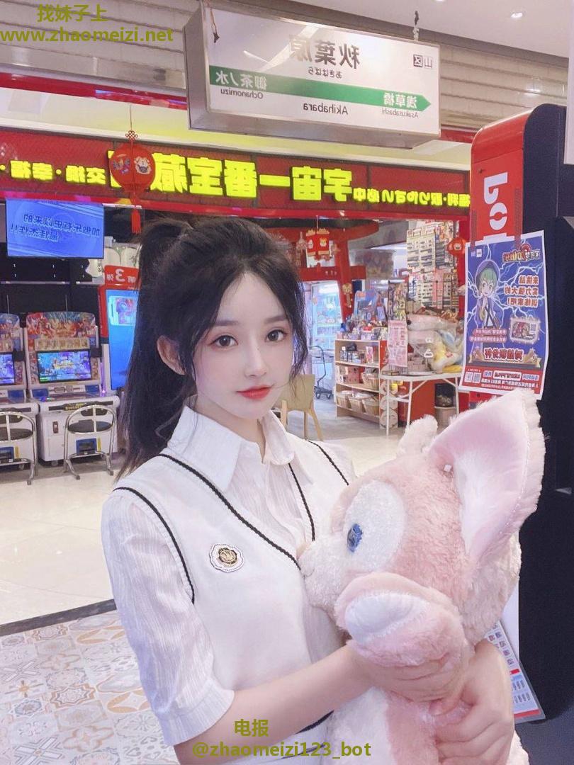 高考学生出来快活迷人小妹