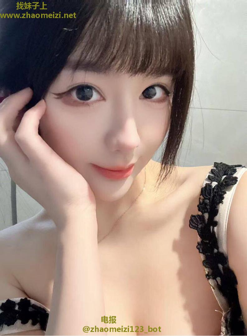 崇川白嫩巨乳兼职妹