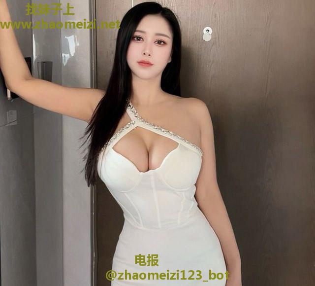 纯天然36E御姐依依