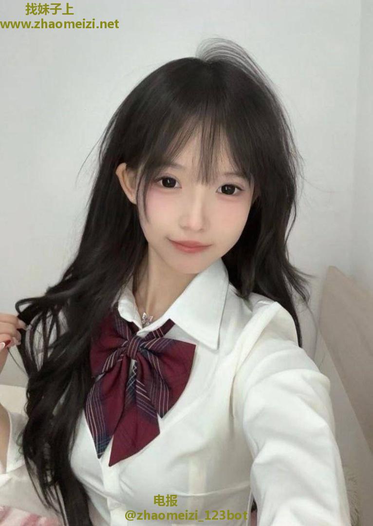 清纯反差可爱嫩妹