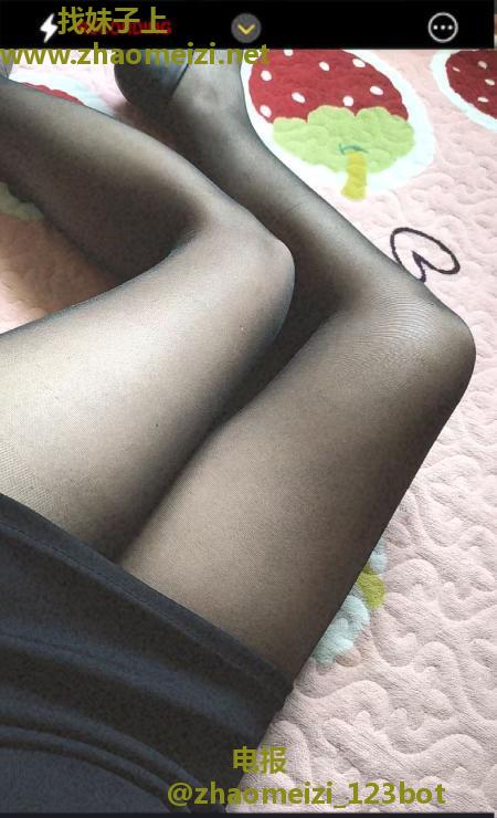 天津黑丝小骚逼