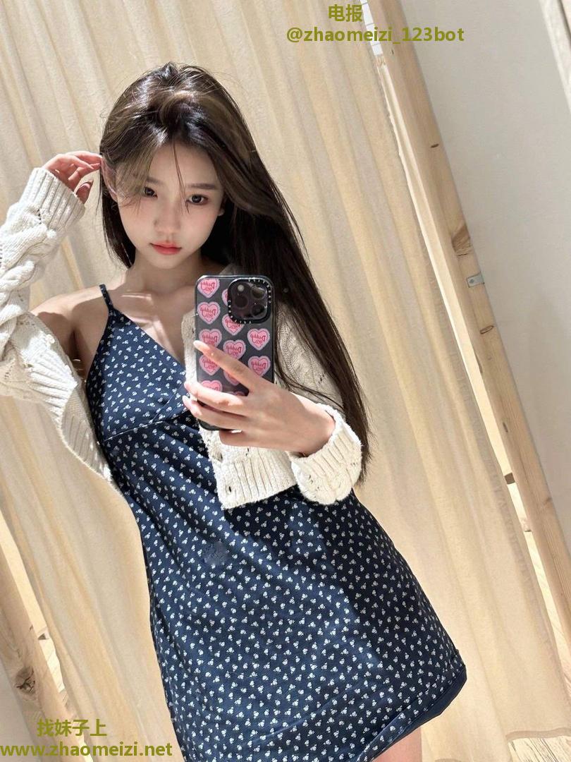 水嫩多汁邻家小妹