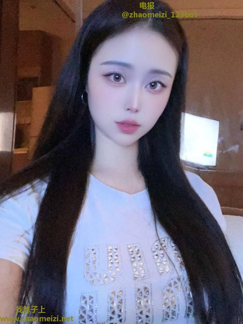 水嫩多汁巨乳少妇