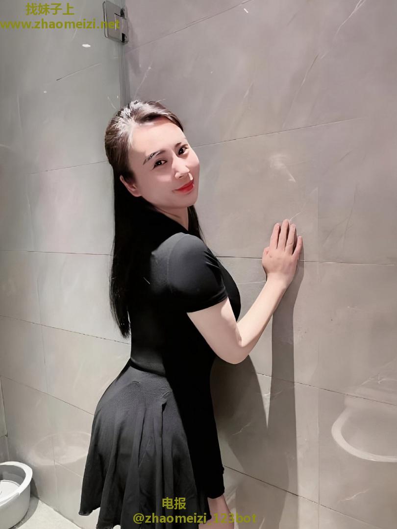 黑丝情趣澜澜小姐姐