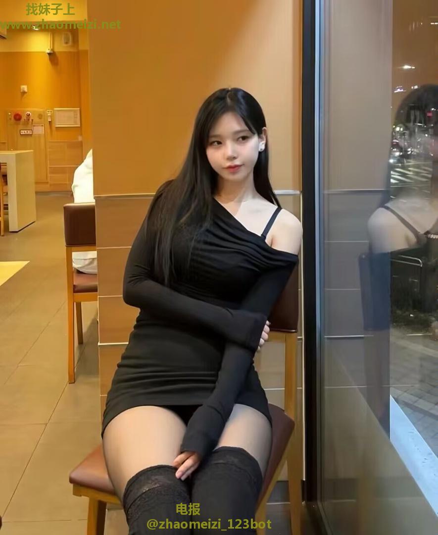 肥臀巨乳超清纯少女