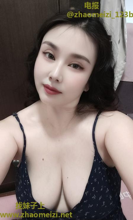 巨乳莉莉