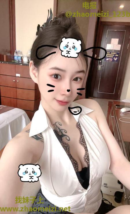 惠城舌吻旗袍骚女