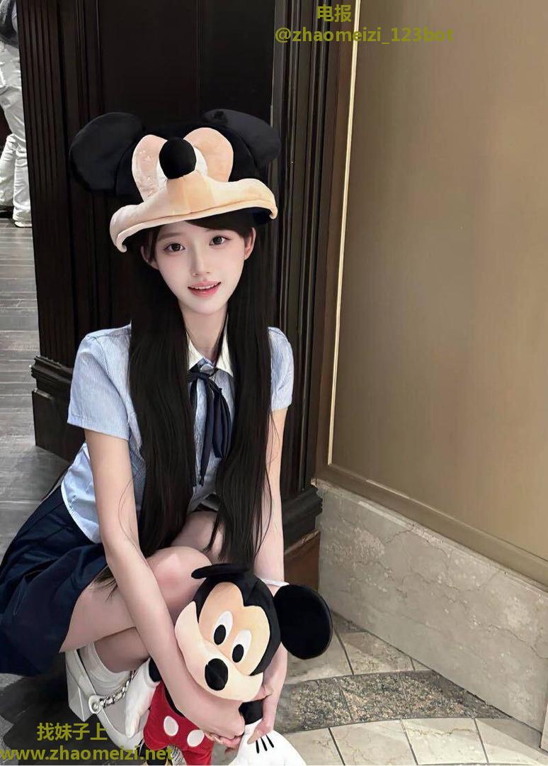 刚毕业水嫩多汁学生妹