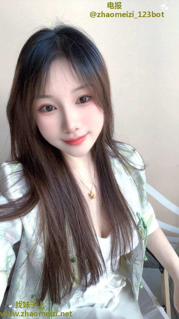 年轻乖巧小少妇