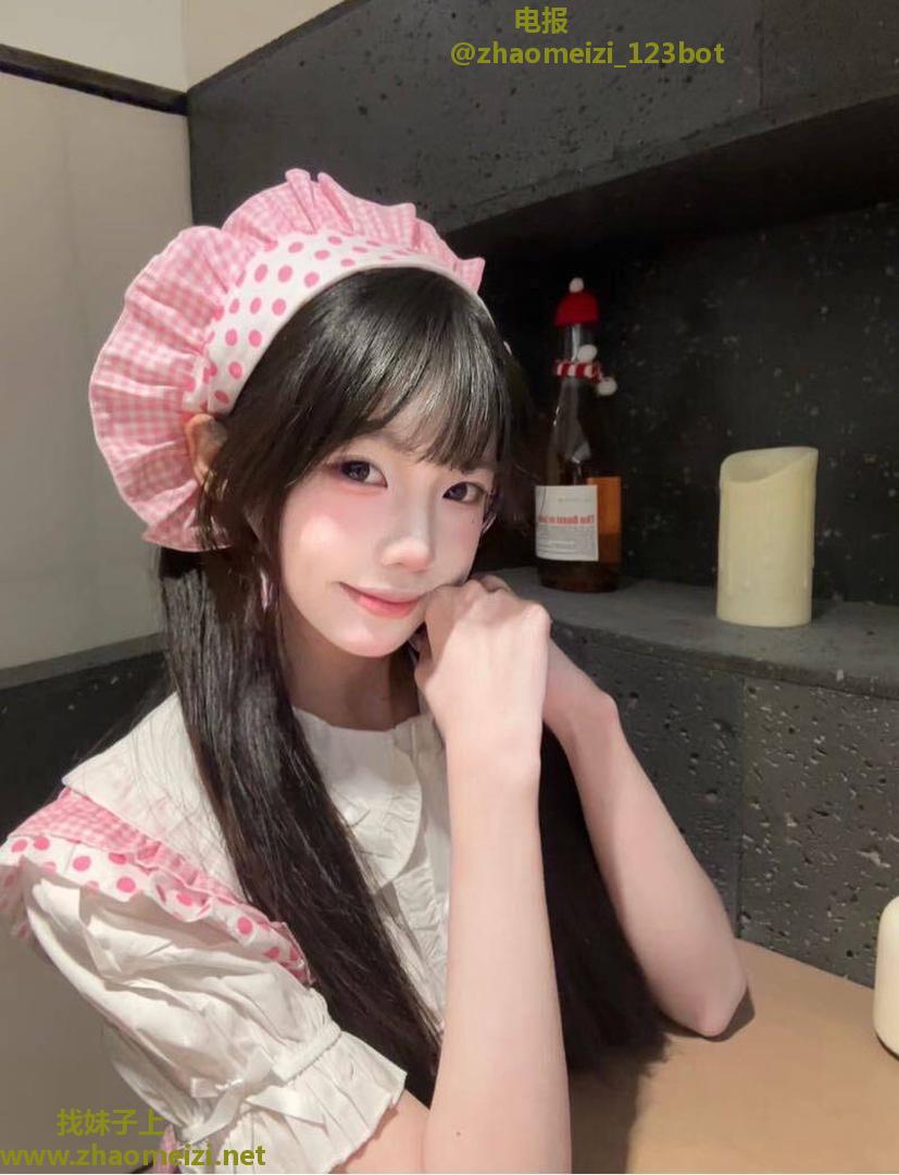 可爱白嫩女仆妹