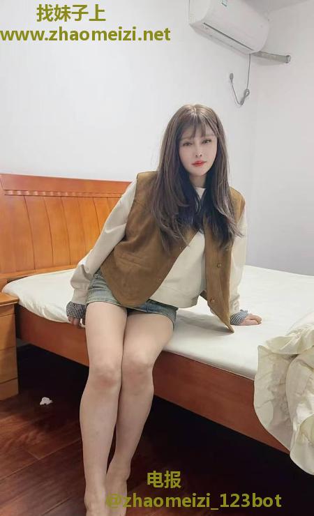 美少妇激情舌吻