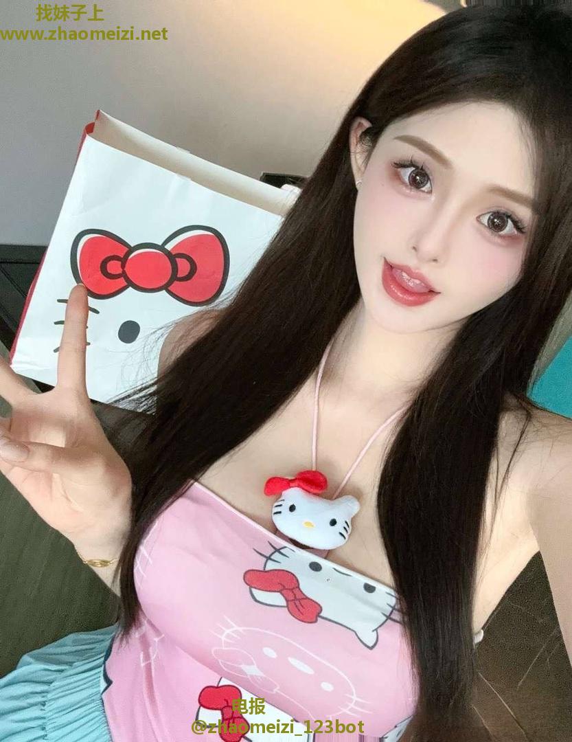 粉嫩诱人高颜值女大