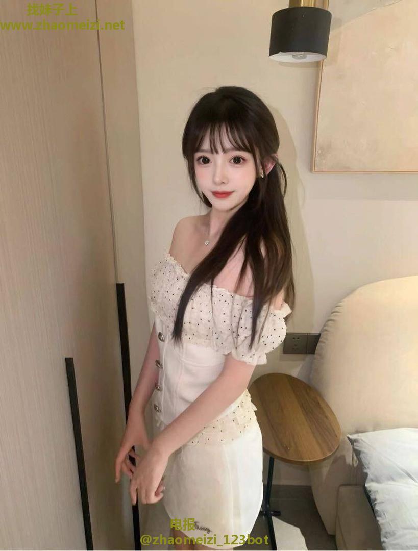 清纯小巧可爱妹子