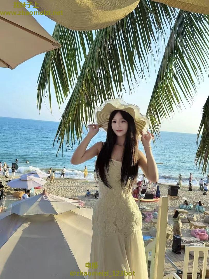 高挑苗条小妖精