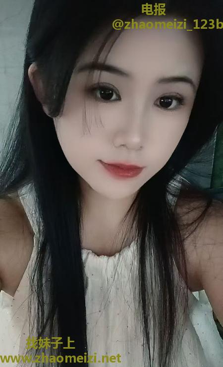 清纯大胸小菲