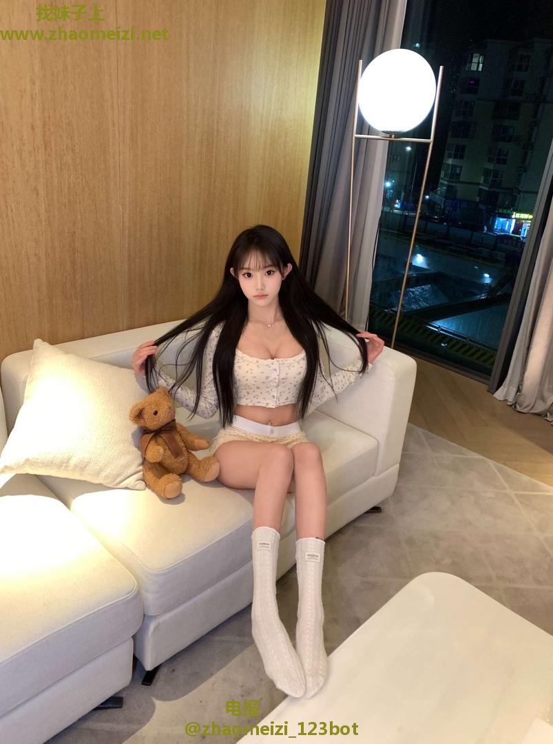 三点粉嫩纯欲小姐姐