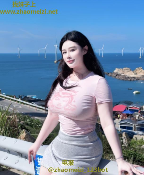 一米七的大胸妹
