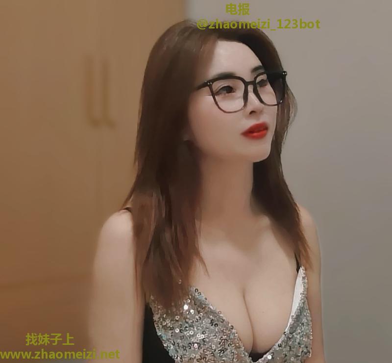 出击海珠敏感大奶妹